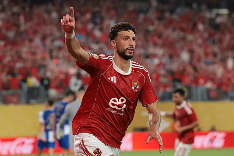 وسام أبو علي مهاجم الأهلي